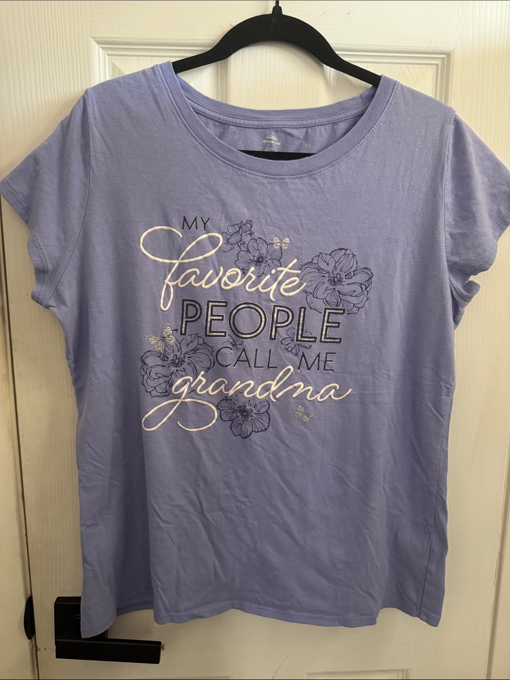 Lavender Women’s Graphic Tee “My Favorite People Call Me Grandma”